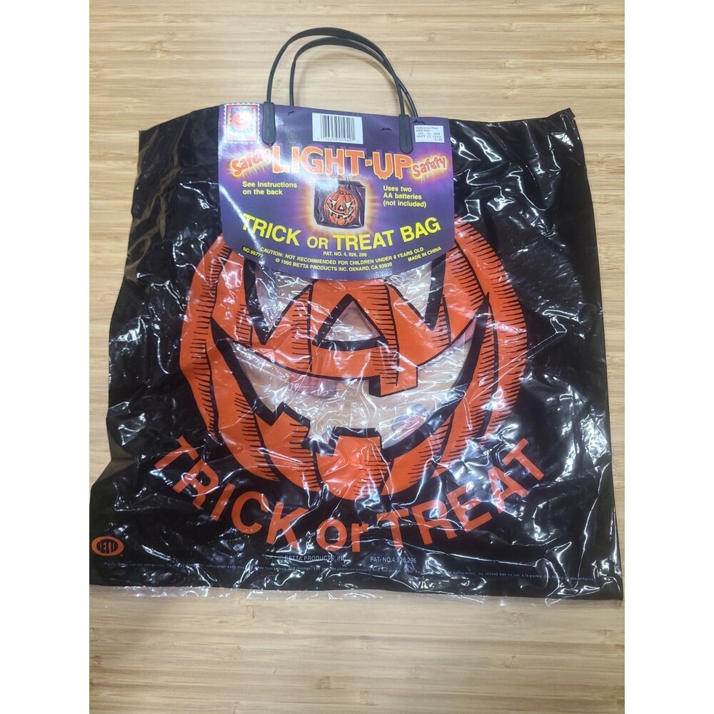 Vintage Halloween Plastic Jack O Lantern Light Up Trick or Treat Bag 1995